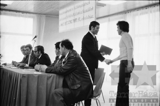 THM-BJ-10955 - November 7-i ünnepség a szekszárdi TOTÉV vállalatnál az 1970-es években 