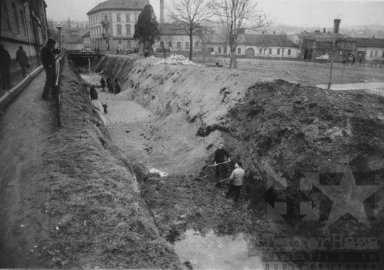 THM-BJ-11282 - Szekszárdi-séd betonozása, lefedése az 1970-es években