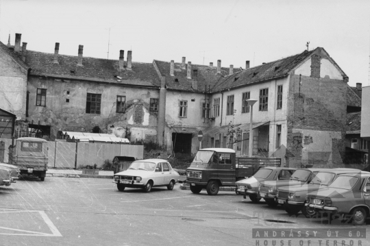 THM-BJ-11283 - Épületek bontása a szekszárdi kiskorzón az 1980-as években