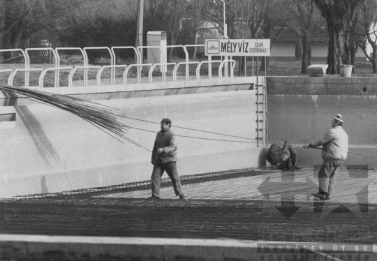 THM-BJ-11583 - Medenceépítés a dombóvári Gunaras strandfürdőben az 1990-es években